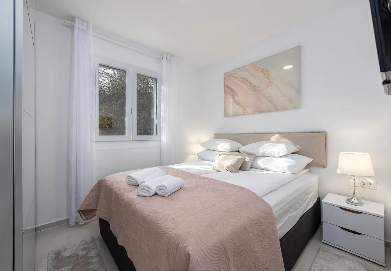 Villa Roko - Luxury Villa 60M From Beach! Zdrelac Croatia